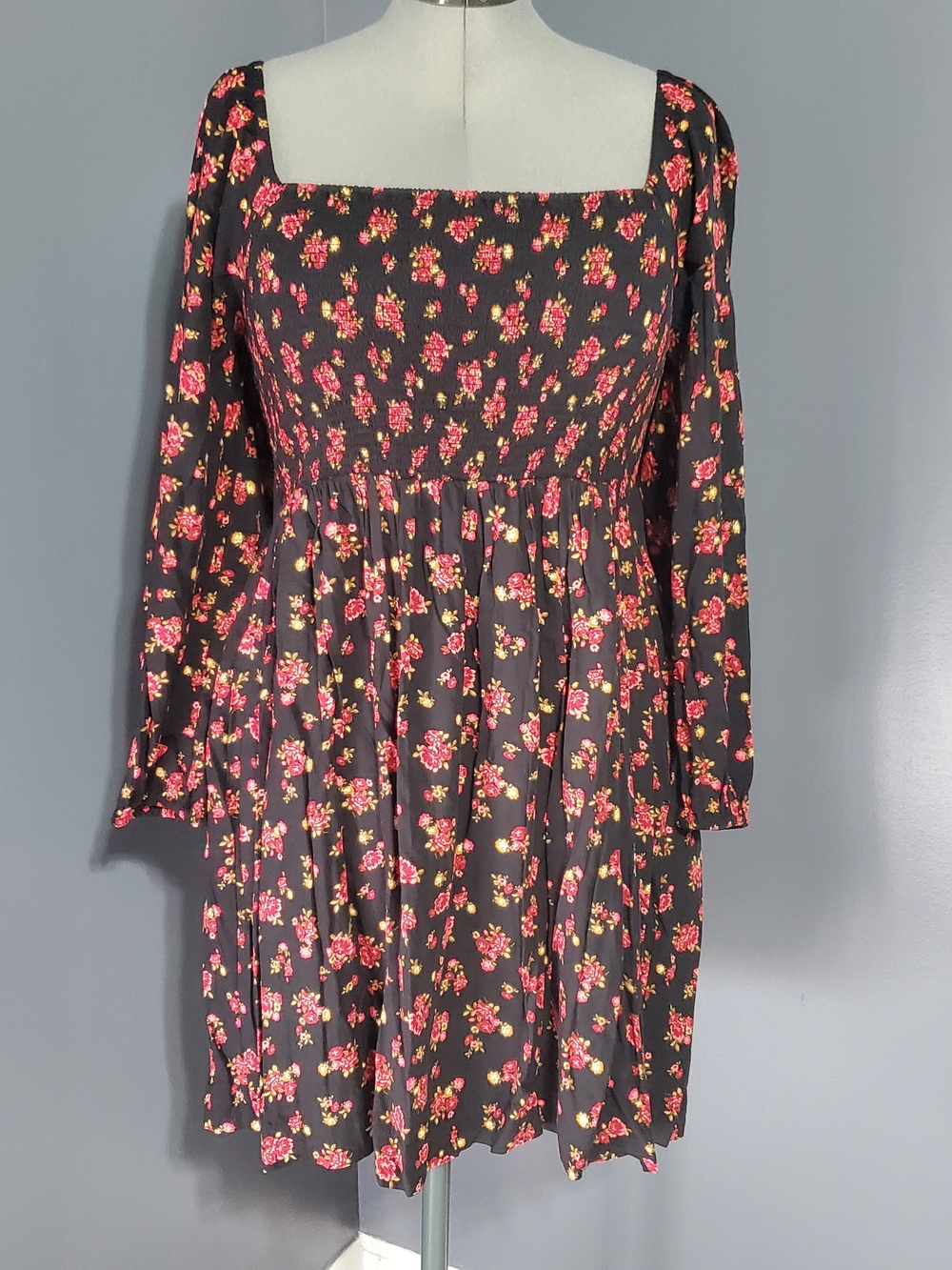 Old Navy Black Long-Sleeve Square-Neck Smocked Floral Dress Women's Size L